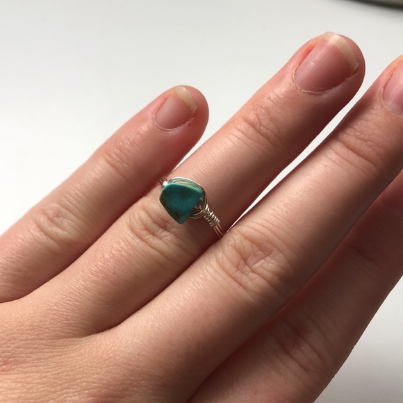 Gemstone ring - Picture 2 of 3